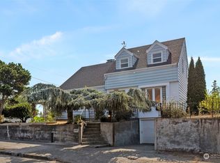 2303 8th St, Bremerton, WA 98312