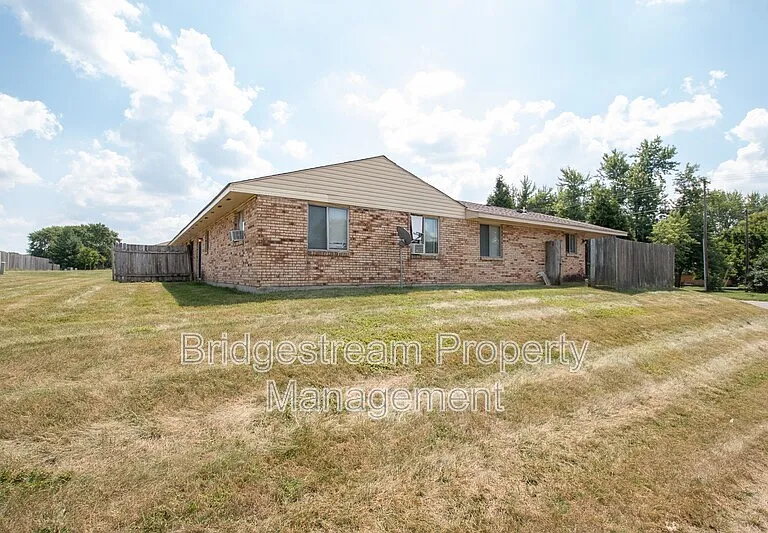 4327 Powell Rd — Photo 12