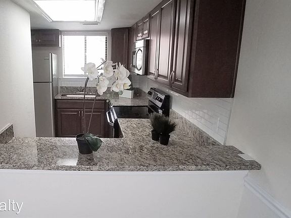 2nd image of 610 Saint Johns Ct N Unit 610