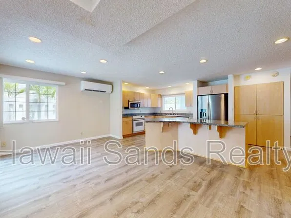 7452 Makaa St, Honolulu, HI 96825
