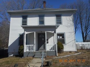 39 Clyde St, West Warwick, RI 02893