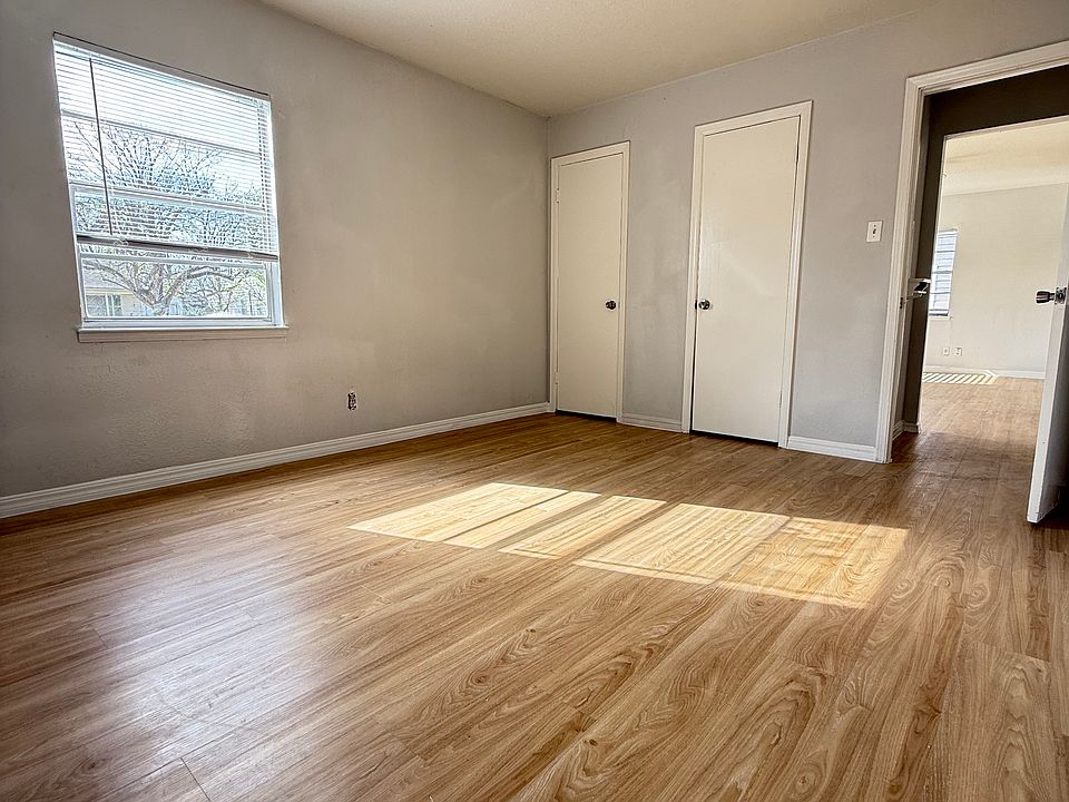 1st image of 3242 Charles Dr
