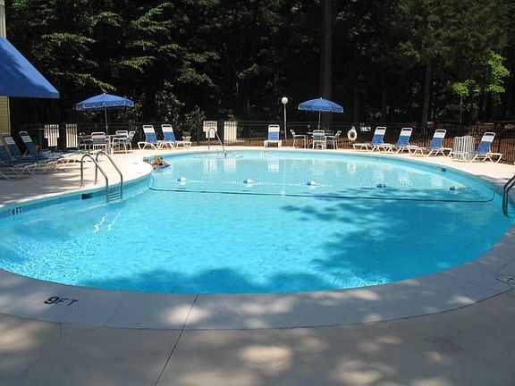 9 ft deep swimming pool