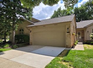43103 W Kirkwood Dr, Clinton Township, MI 48038