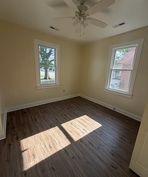 121 Richmond Ave — Photo 12