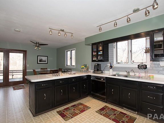 3rd image of 307 E Lakeshore Dr