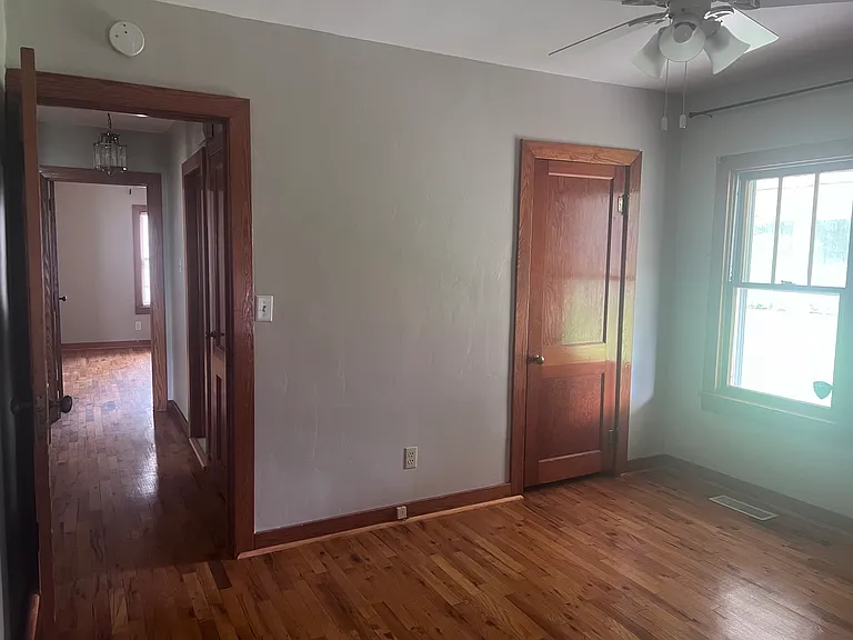108 N North St — Photo 7