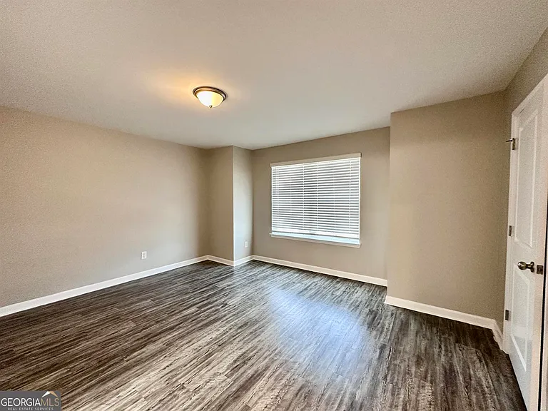 306 Ashigan St — Photo 10