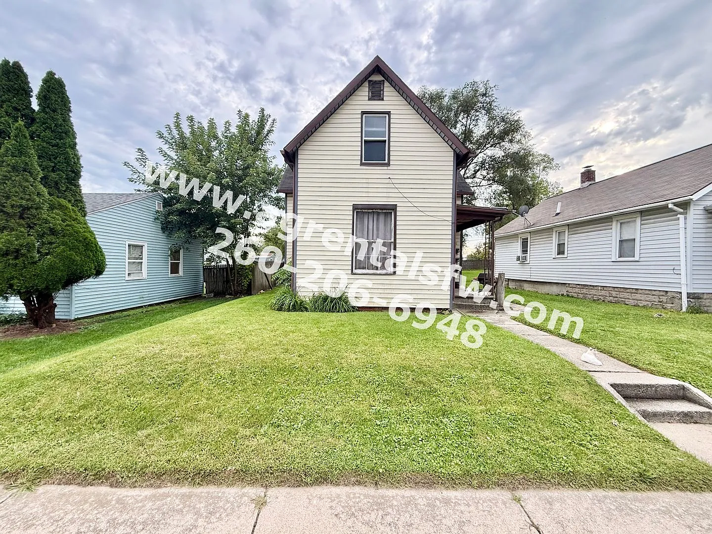 2828 Raymond St — Photo 2