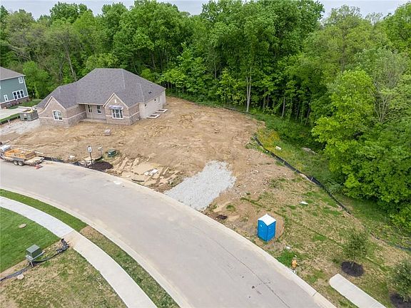 5th image of 11035 Portage Woods Dr