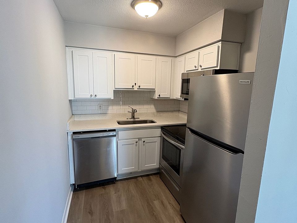 1st image of 3216 W Deleon St #23