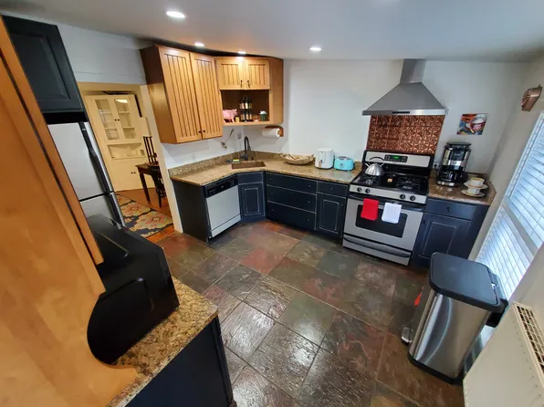 42 Trenton Ave, Frenchtown, NJ 08825