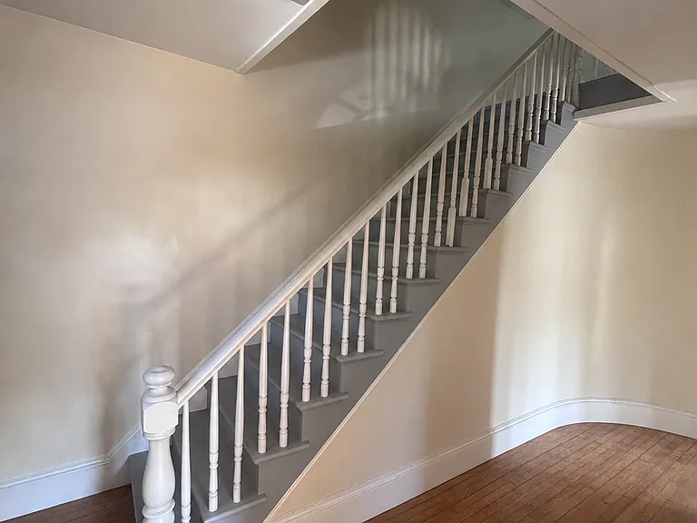 25 James St #A — Photo 8