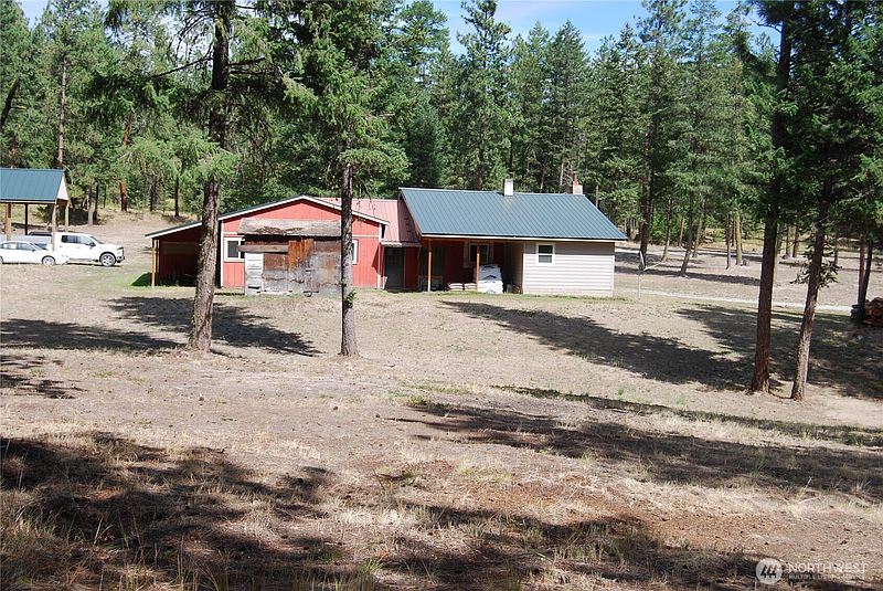 4th image of 31 Summit Lake Rd