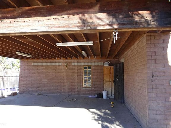 2nd image of 3749 E Felix Blvd