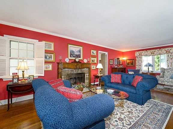 2nd image of 17 Dogwood Ave