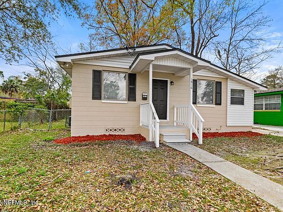 2nd image of 1816 W 30TH Street