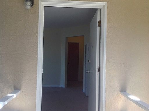 4th image of 1546 Oak Ave
