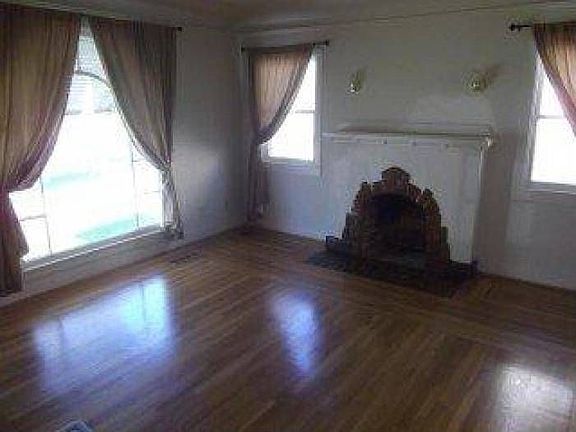 2nd image of 164 N 26th St