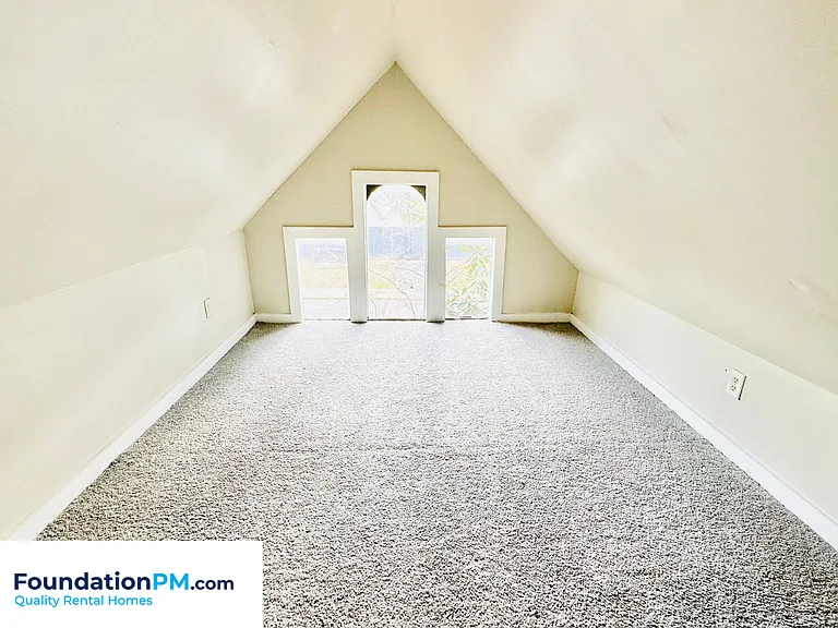 2106 Court Ave — Photo 14