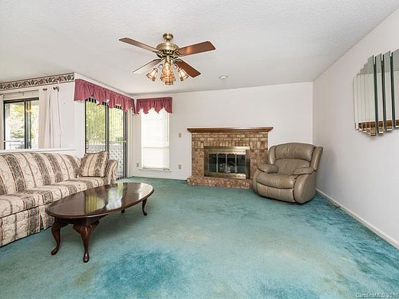 4th image of 5816 Harris Grove Ln