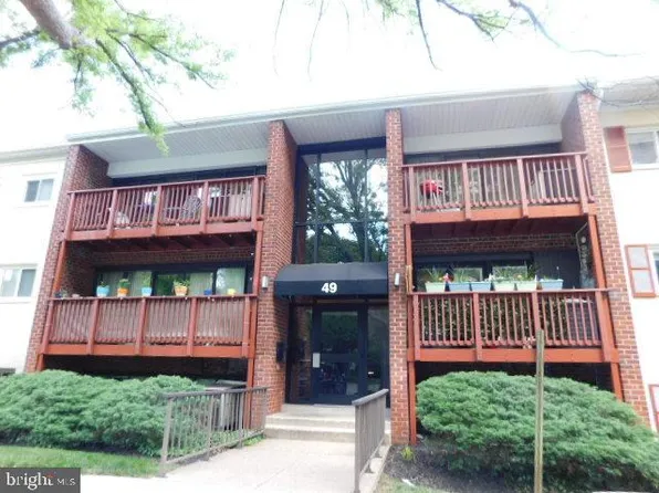 49 Skyhill Rd APT 104, Alexandria, VA 22314