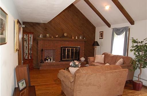 2nd image of 5 Elizabeth Ann Dr