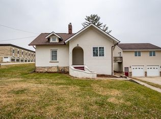 507 N High St, Anamosa, IA 52205