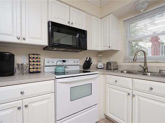 5th image of 940 3rd St S APT 101