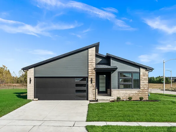 1214 Slate St, Normal, IL 61761