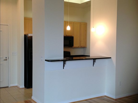 Open kitchen with breakfast bar