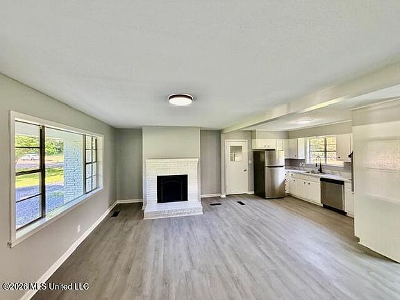 5th image of 236 Brownsferry Rd