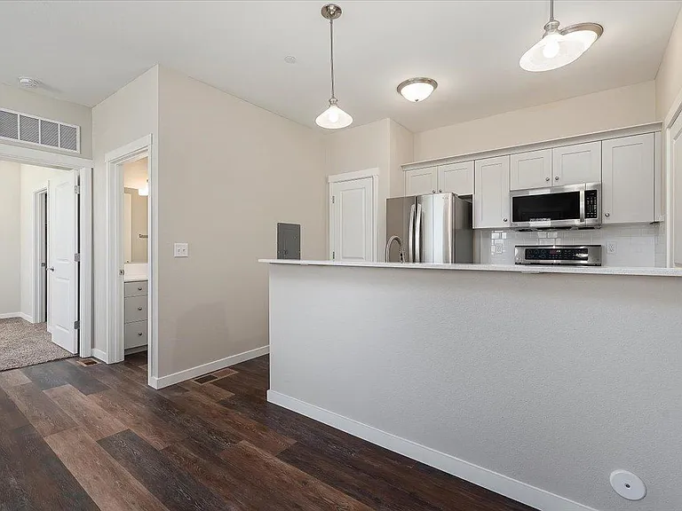 The Summit Apartments — Photo 47