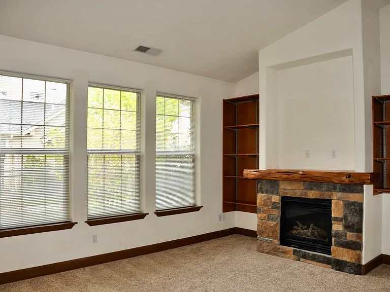940 W Willow Lake Loop — Photo 7