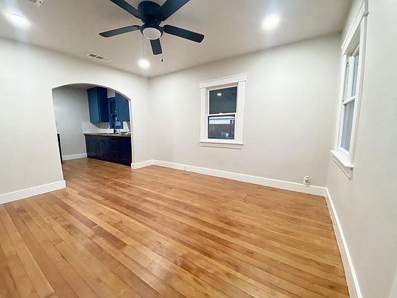 2nd image of 1229 E Brown Ave