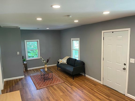 4th image of 2173 Lexington Ave