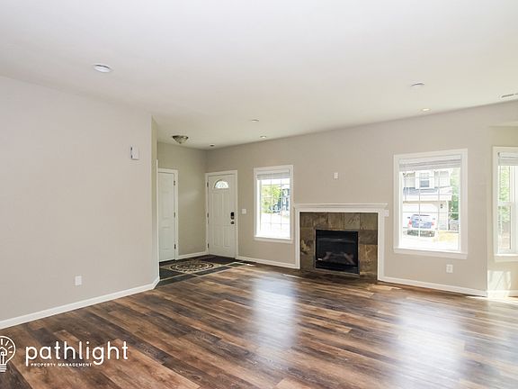 3rd image of 3000 Parkington Pl SE