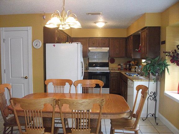 3rd image of 2104 W Jonquil Ave #90