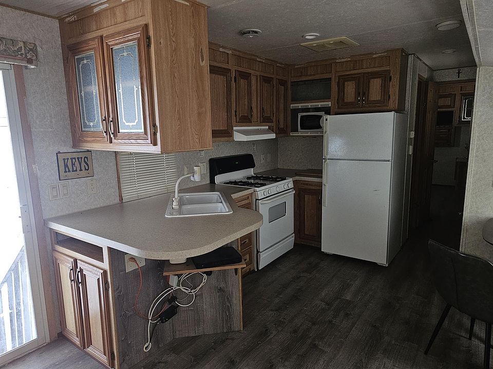 1st image of 325 Calusa St #413