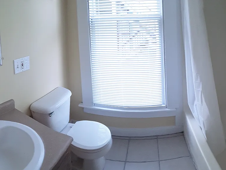 310 E Anderson St #C — Photo 6
