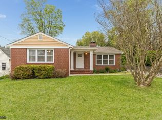 9 Broad St, Stockton Boro, NJ 08559