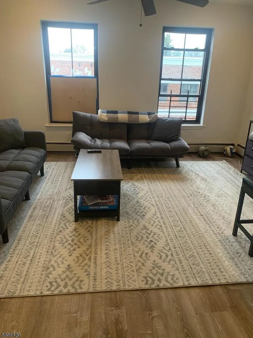 1 bed, 1.0 bath, $2,180 — Photo 2