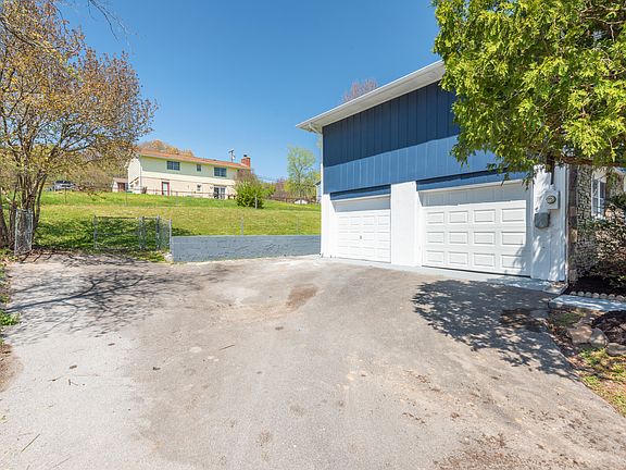 3rd image of 11641 Foxford Dr