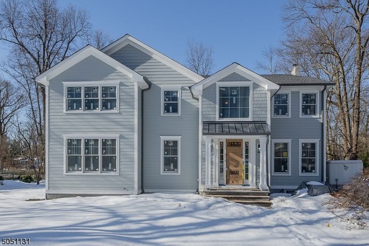 2nd image of 5 Maple St