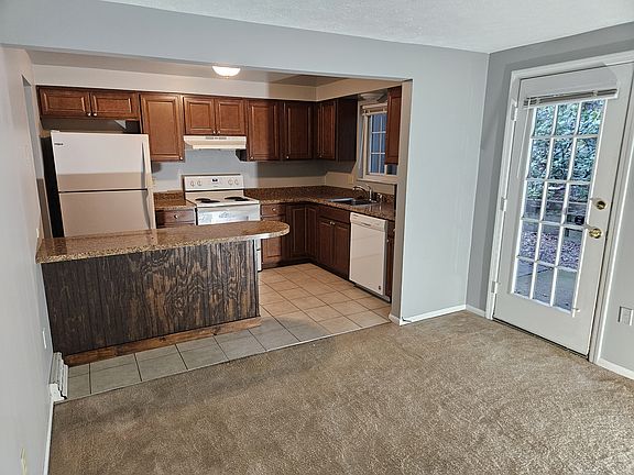 2nd image of 104 Wood Hollow Dr
