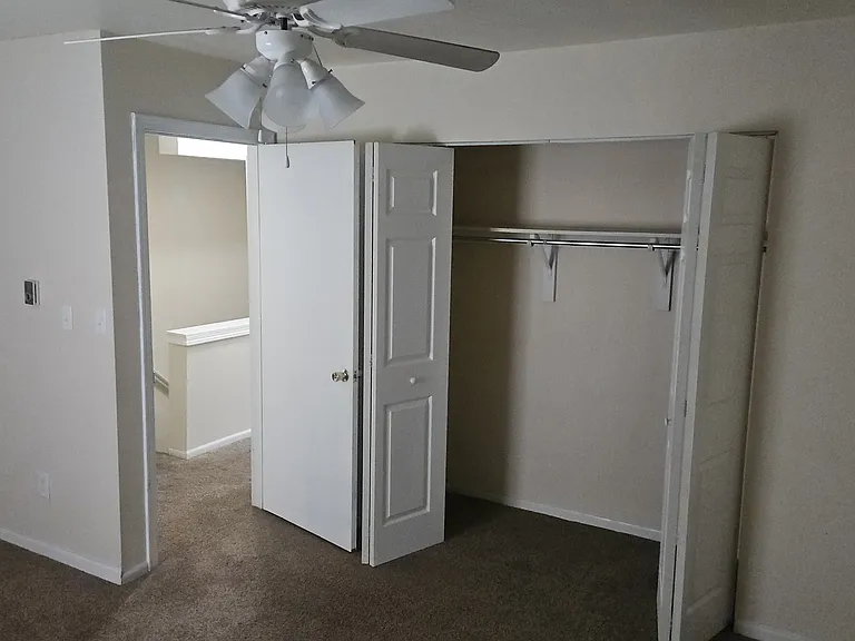 1024 Symphony St #E — Photo 2