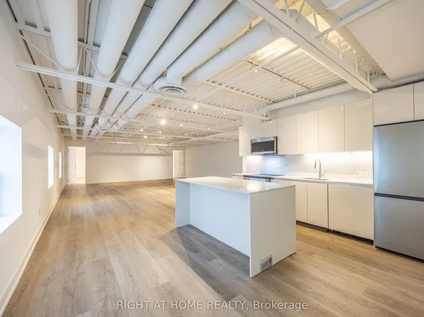 550 College St #2R, Toronto, ON M6G 1B1