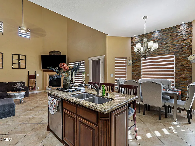 11608 Saint Thomas Way — Photo 9