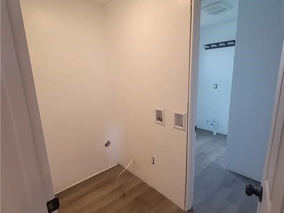 5th image of 2517 Warrendale Ave