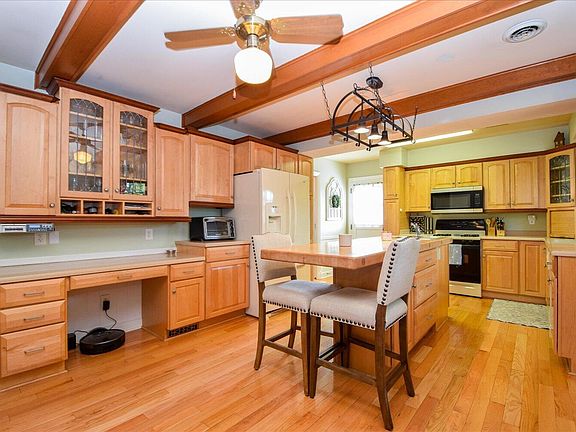 3rd image of 4743 Woodley Dr